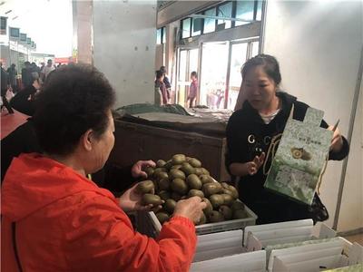 貴州省機(jī)關(guān)事業(yè)單位扶貧點(diǎn)扶貧產(chǎn)品巡回展六盤(pán)水站啟動(dòng)